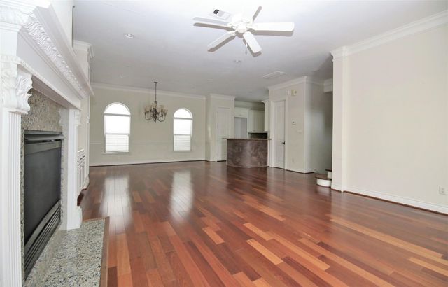 707 Welch, Houston, TX 77006