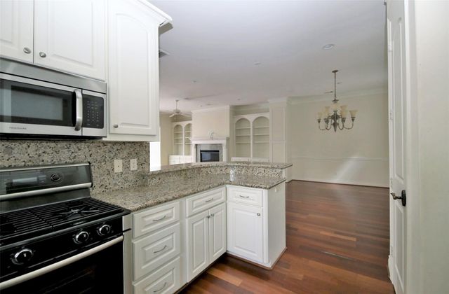 707 Welch, Houston, TX 77006