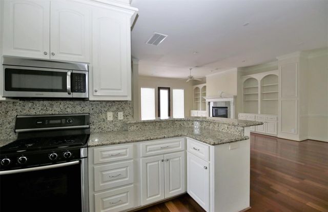 707 Welch, Houston, TX 77006