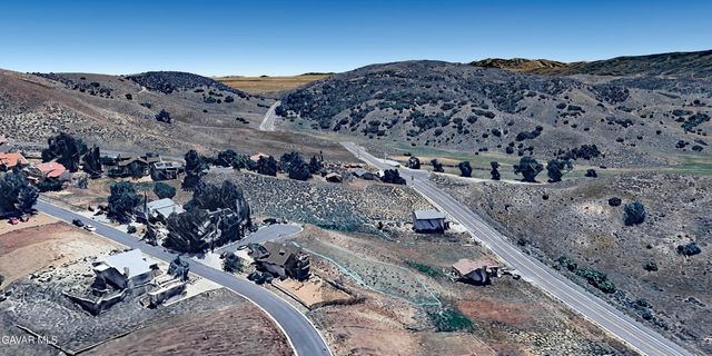 Mccloud Dr, Lake Elizabeth, CA 93532