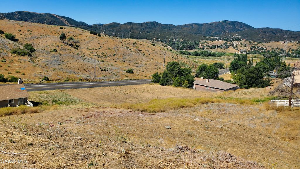 Mccloud Dr, Lake Elizabeth, CA 93532