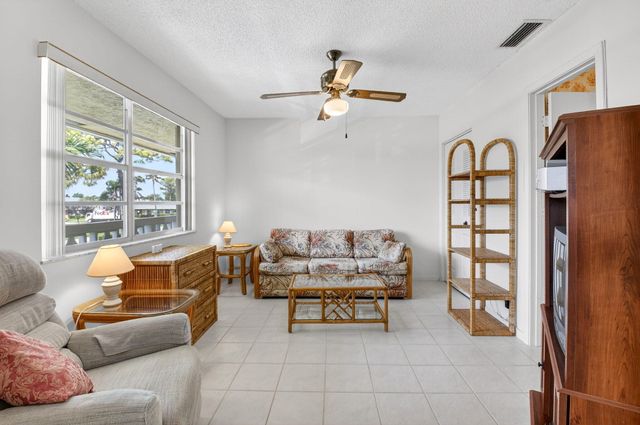 1150 Mahogany Way 203, Delray Beach, FL 33445