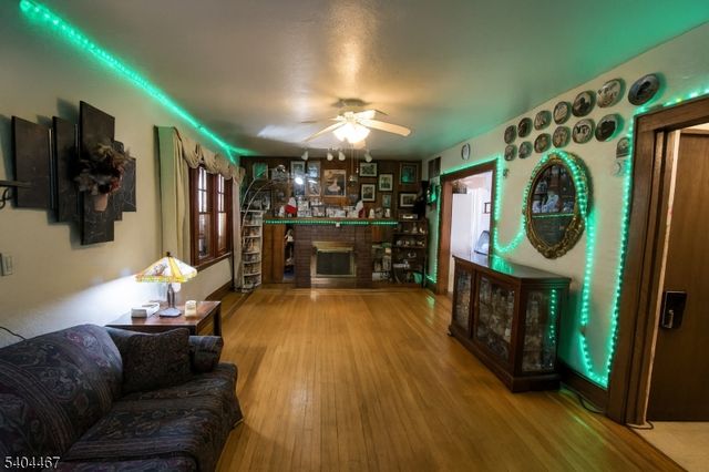 52 Passaic Ave, Livingston Twp., NJ 07039