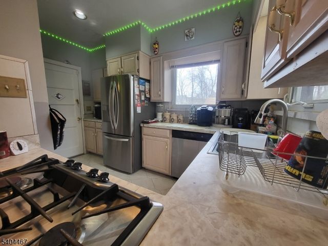 52 Passaic Ave, Livingston Twp., NJ 07039