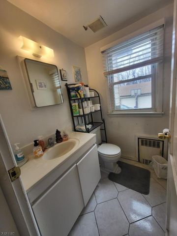 52 Passaic Ave, Livingston Twp., NJ 07039