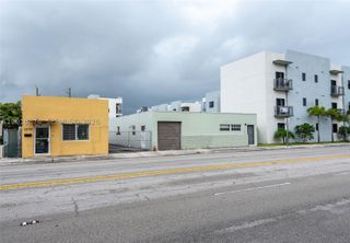2250 Palm Ave, Hialeah, FL 33010
