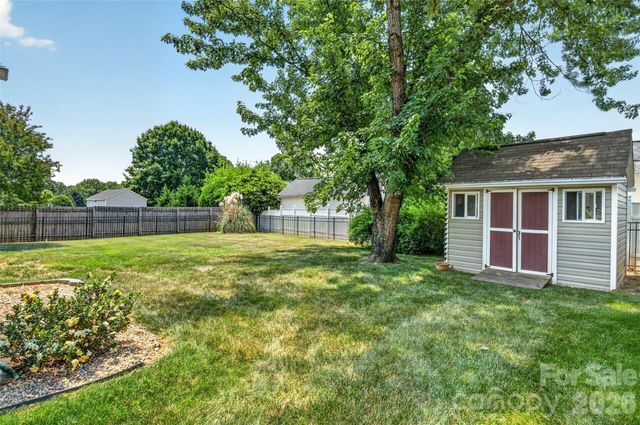 140 Gabriel Drive, Mooresville, NC 28115
