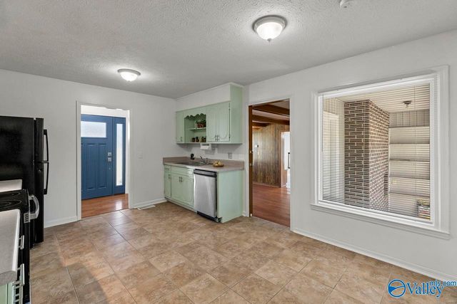 16171 East Glenn Valley, Athens, AL 35611