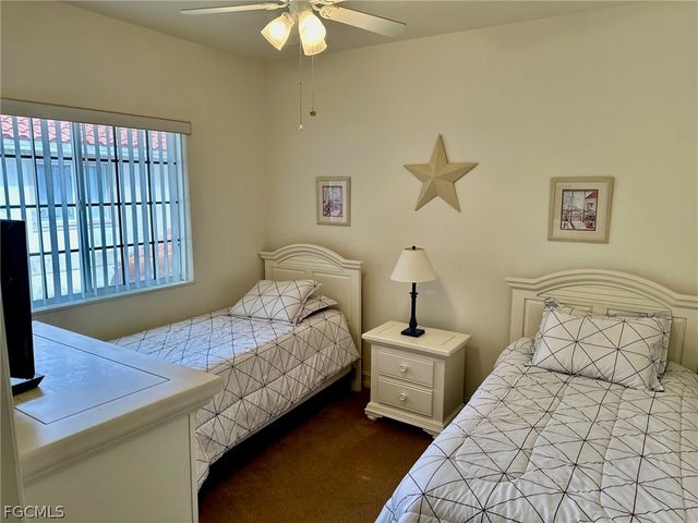 675 Luisa LN 825, Naples, FL 34104