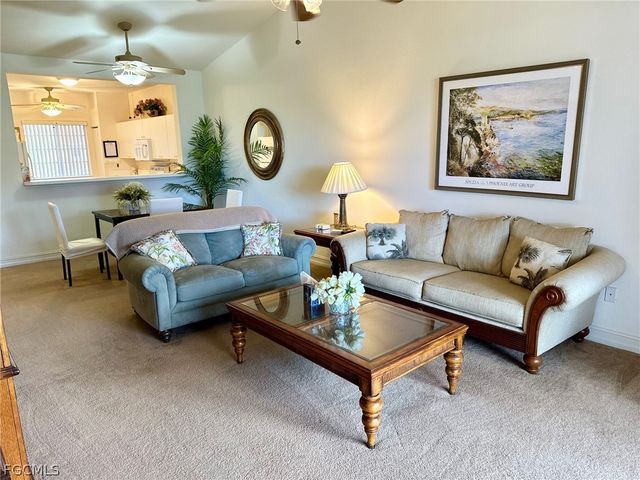 675 Luisa LN 825, Naples, FL 34104