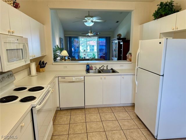 675 Luisa LN 825, Naples, FL 34104