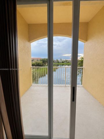 21100 SW 87th Avenue 304, Cutler Bay, FL 33189
