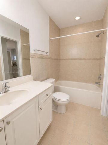 21100 SW 87th Avenue 304, Cutler Bay, FL 33189