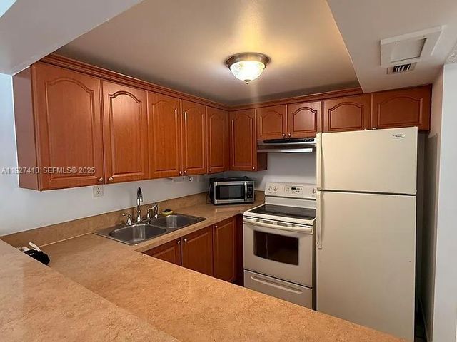 5855 Washington Street 91, Hollywood, FL 33023