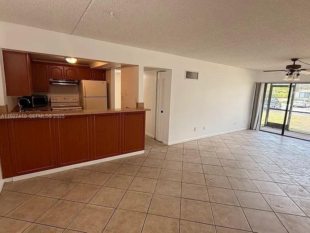 5855 Washington Street 91, Hollywood, FL 33023