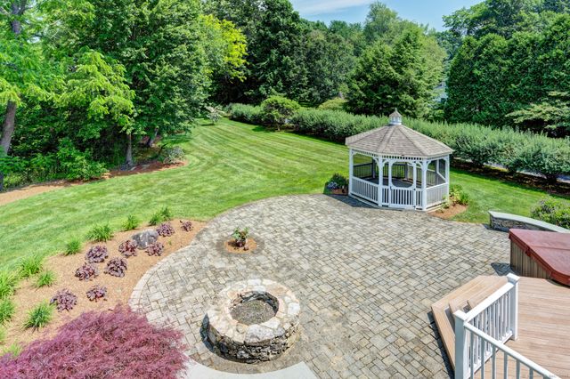 71 Palisade Terrace, Glastonbury, CT 06033