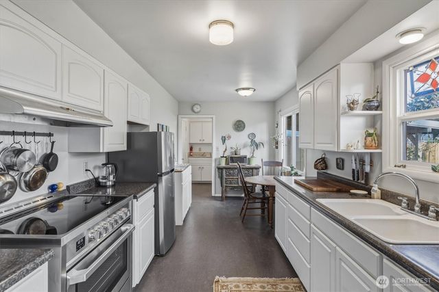 3302 Pine Street, Longview, WA 98632