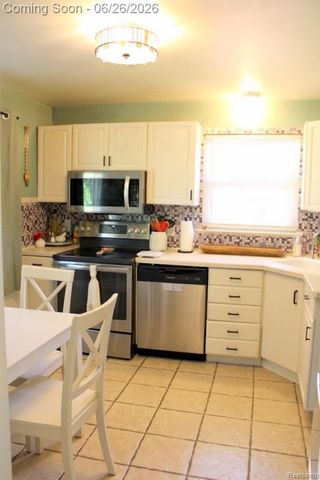 8951 Stevens Street, Taylor, MI 48180
