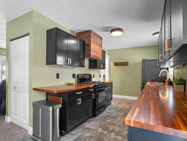 1650 Rasho Road, East Bay Twp, MI 49696