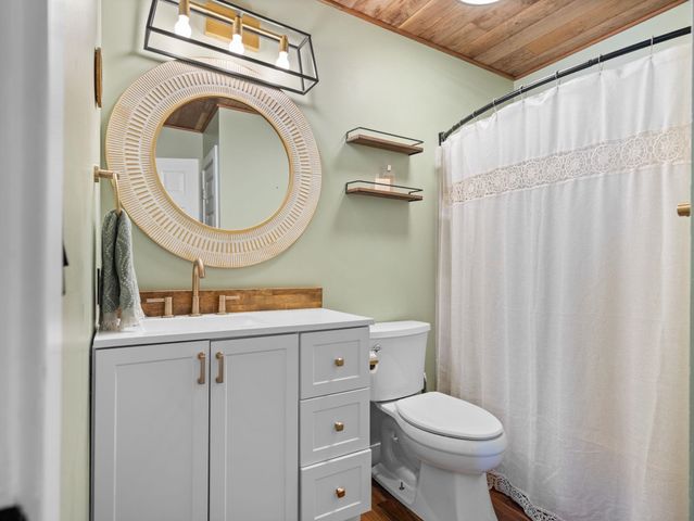 1650 Rasho Road, East Bay Twp, MI 49696