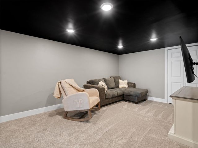 1650 Rasho Road, East Bay Twp, MI 49696