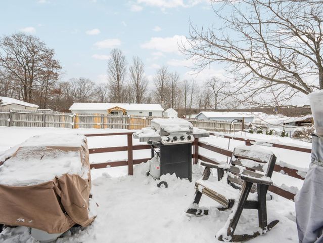 1650 Rasho Road, East Bay Twp, MI 49696