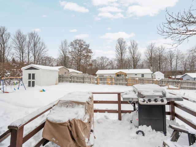 1650 Rasho Road, East Bay Twp, MI 49696