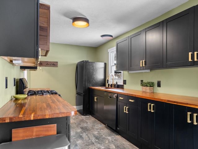 1650 Rasho Road, East Bay Twp, MI 49696