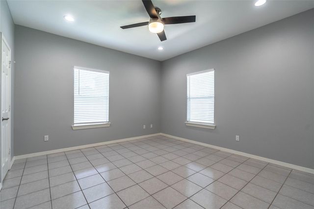 1122 Ryon Street B, Houston, TX 77009