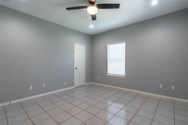 1122 Ryon Street B, Houston, TX 77009