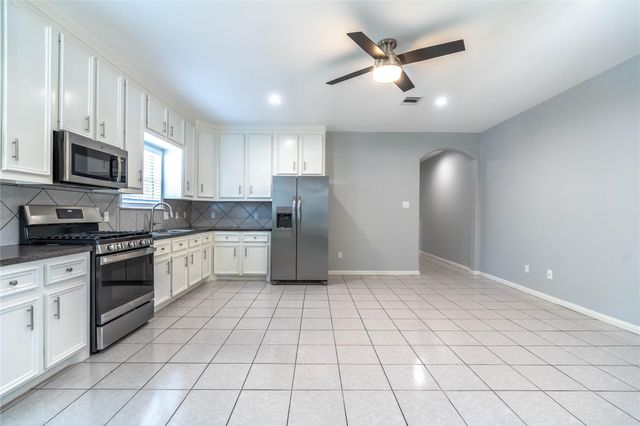 1122 Ryon Street B, Houston, TX 77009