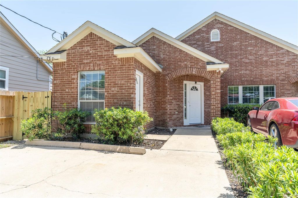 1122 Ryon Street B, Houston, TX 77009