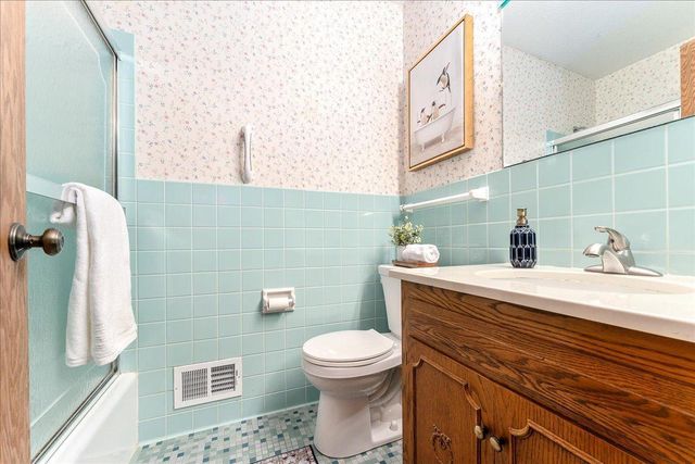 3009 W 100th Street, Bloomington, MN 55431