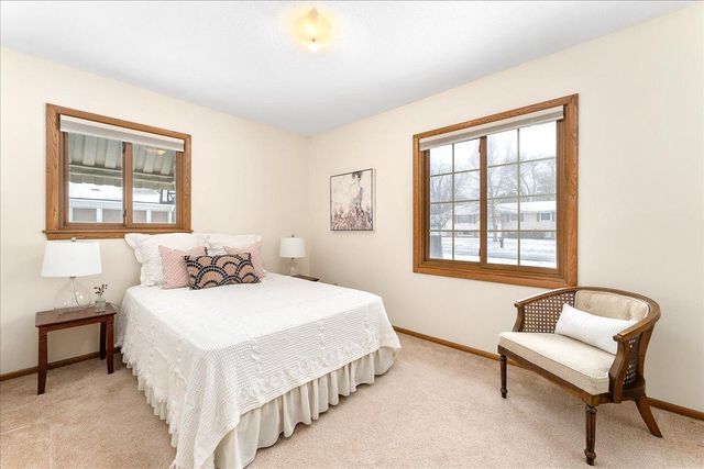 3009 W 100th Street, Bloomington, MN 55431