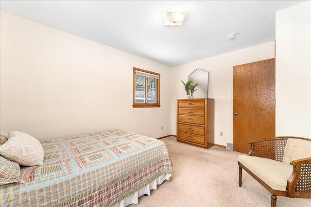 3009 W 100th Street, Bloomington, MN 55431