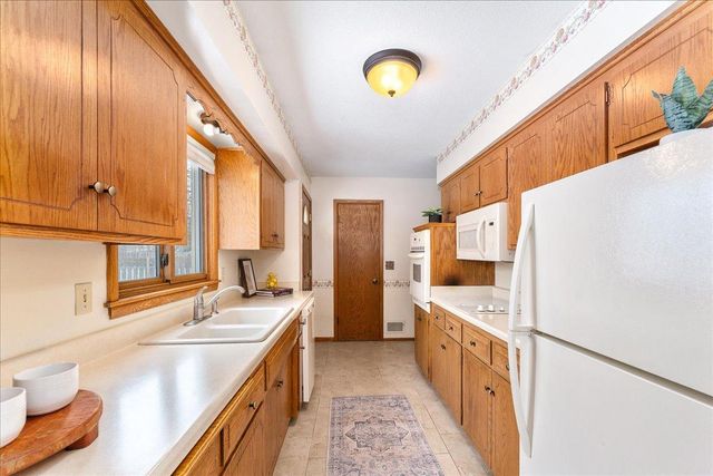 3009 W 100th Street, Bloomington, MN 55431