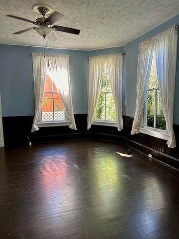 915 11th Street, Galveston, TX 77550