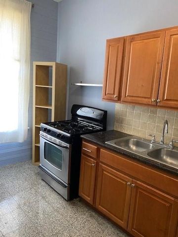 915 11th Street, Galveston, TX 77550
