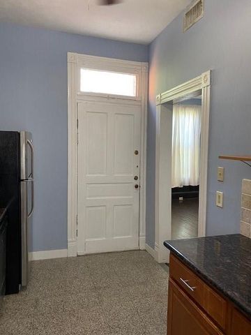 915 11th Street, Galveston, TX 77550