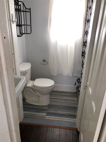 915 11th Street, Galveston, TX 77550