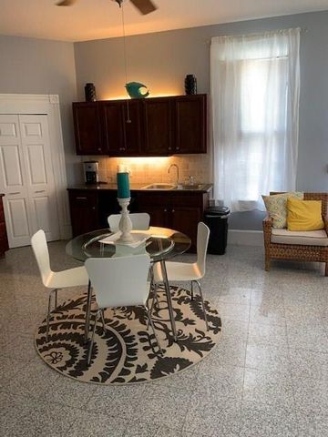 915 11th Street, Galveston, TX 77550