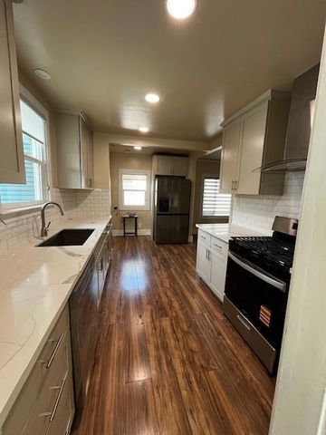 2749 Parker Avenue, Oakland, CA 94605