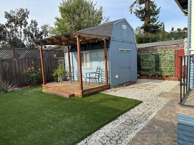 2749 Parker Avenue, Oakland, CA 94605