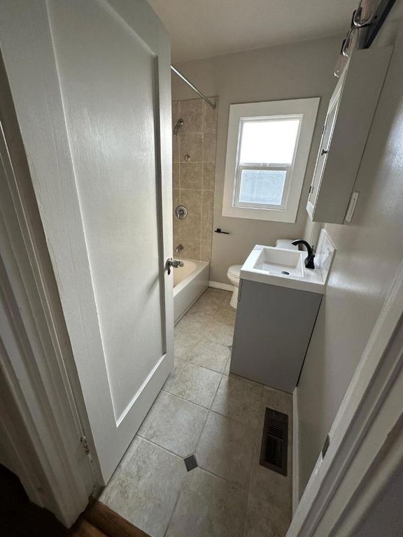 Image 23 of property listing at 2749 Parker Avenue, Oakland, CA 94605