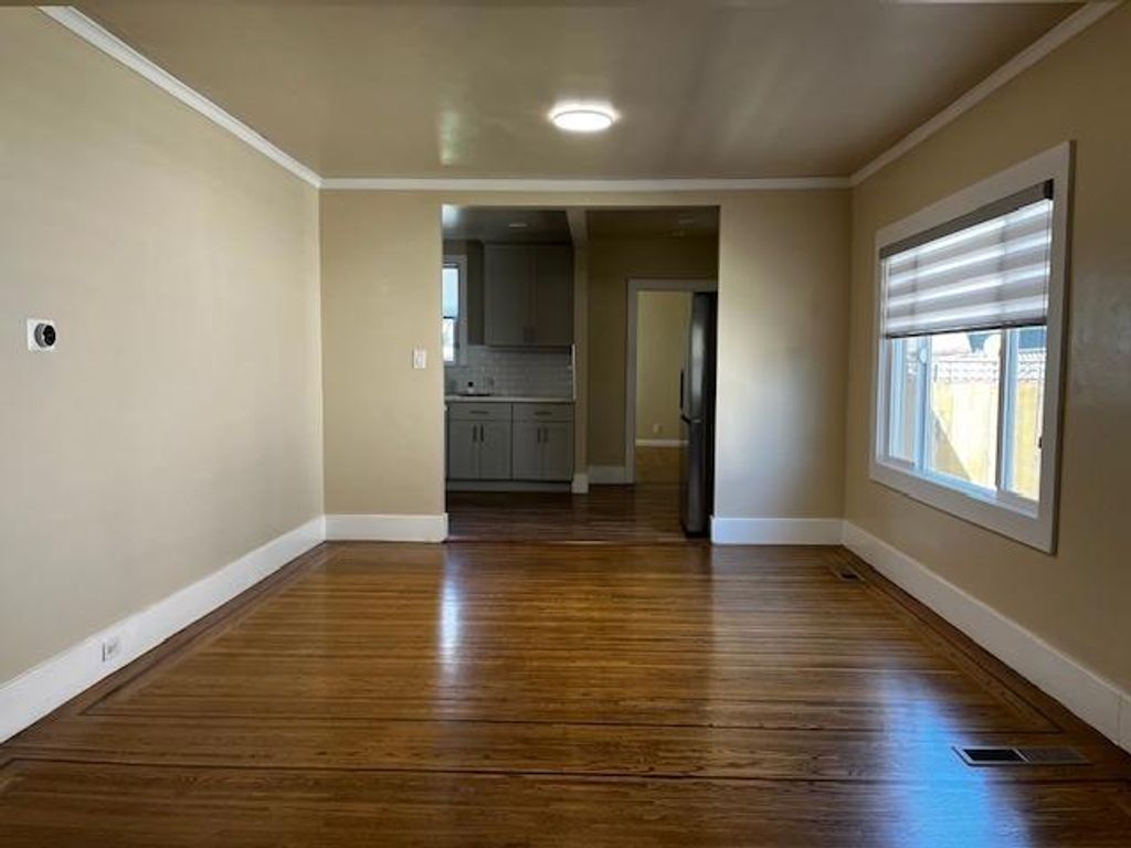 Image 3 of property listing at 2749 Parker Avenue, Oakland, CA 94605