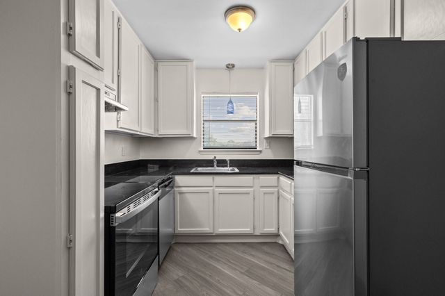 320 E 4th Street 208, Arlington, TX 76010