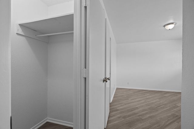 320 E 4th Street 208, Arlington, TX 76010