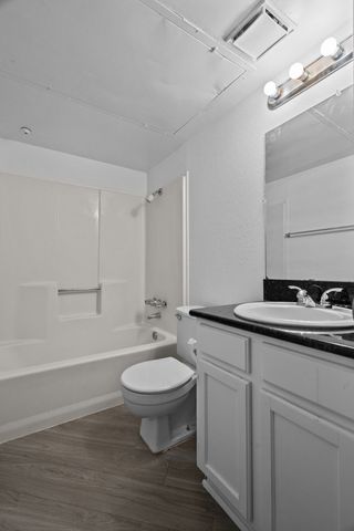 320 E 4th Street 208, Arlington, TX 76010