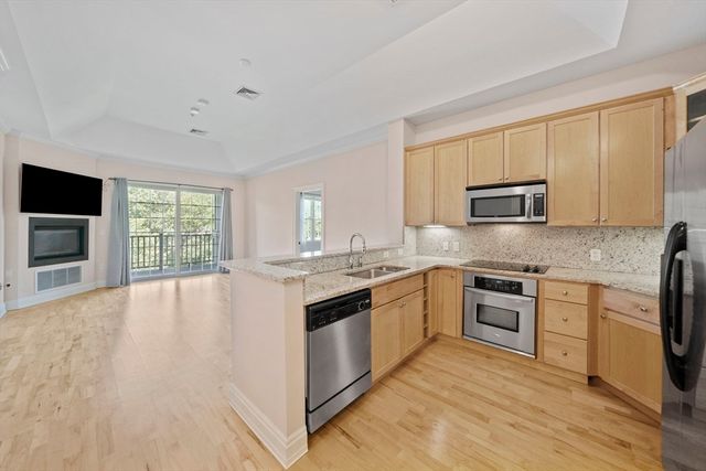 59 Walpole St 307, Canton, MA 02021
