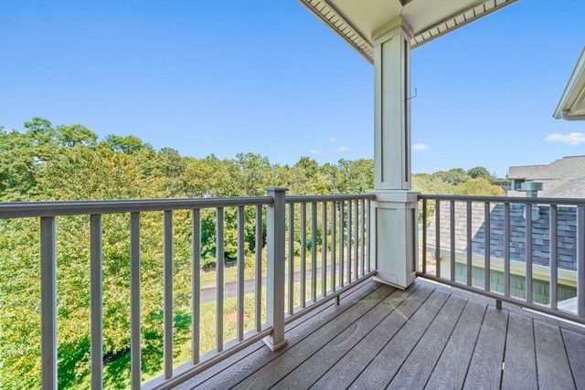 59 Walpole St 307, Canton, MA 02021